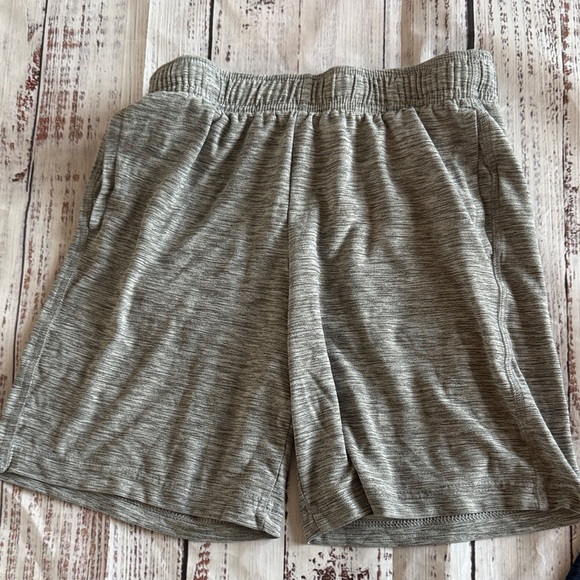 Old Navy Kids' Heather Gray and Navy Shorts - Picture 2 of 11